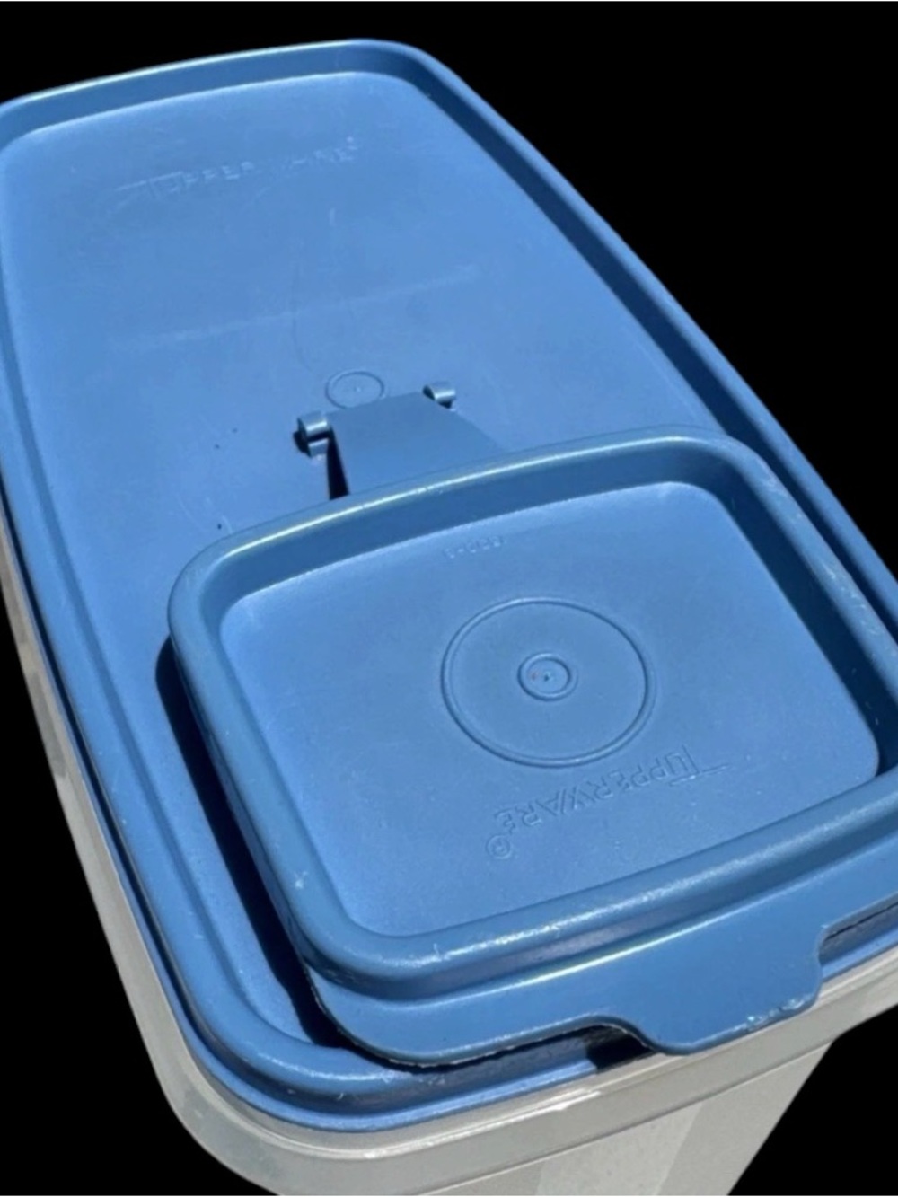 Large Vintage TUPPERWARE CEREAL FOOD STORAGE CONTAINER #1588 BLUE FLIP TOP SEAL - Picture 6 of 7